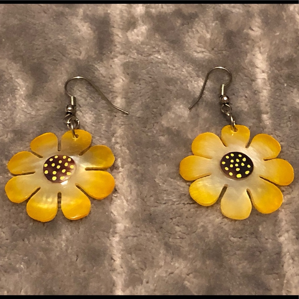 ♥️ Yellow Flower Earrings